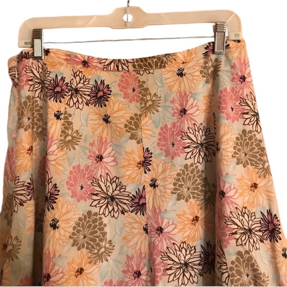 Villager By Liz Claiborne Floral Skirt Size 8 - Picture 6 of 7